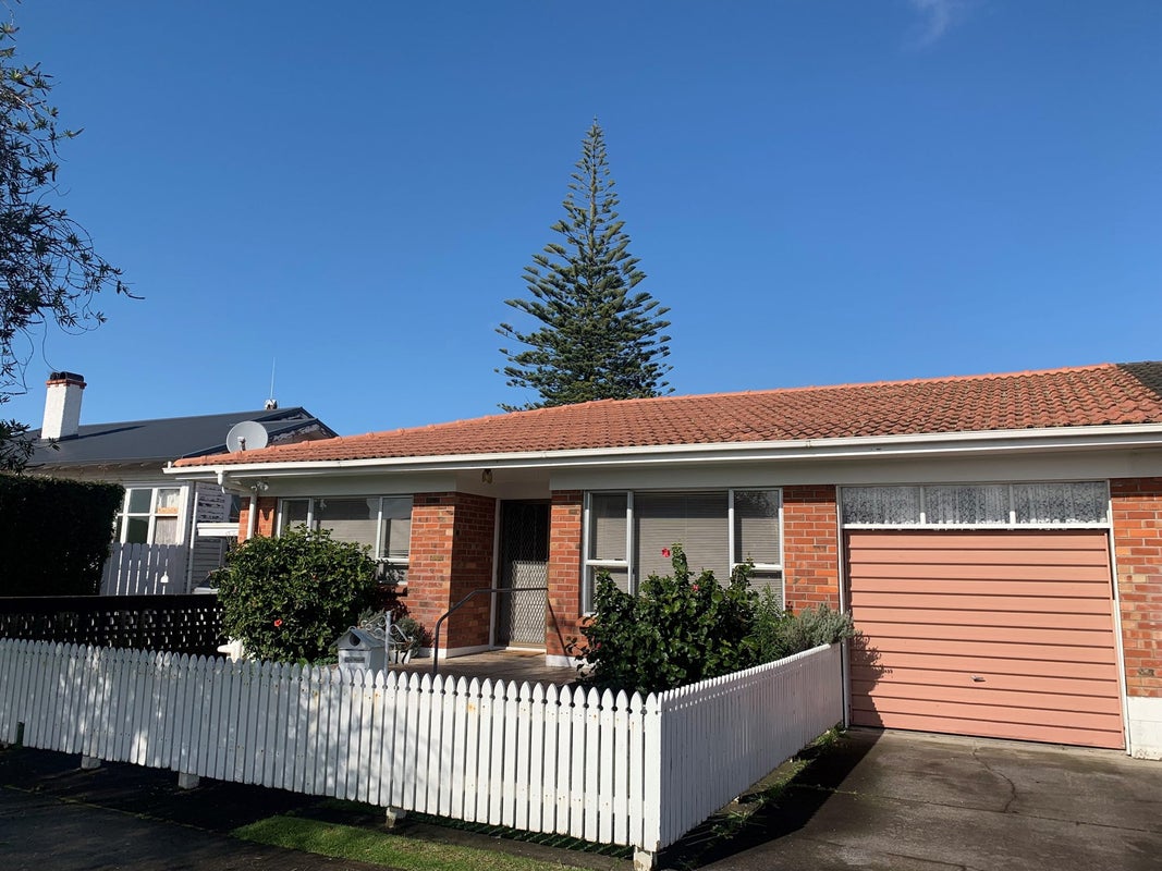 2/17 Paton Avenue, Papatoetoe, Auckland - Carousel 1