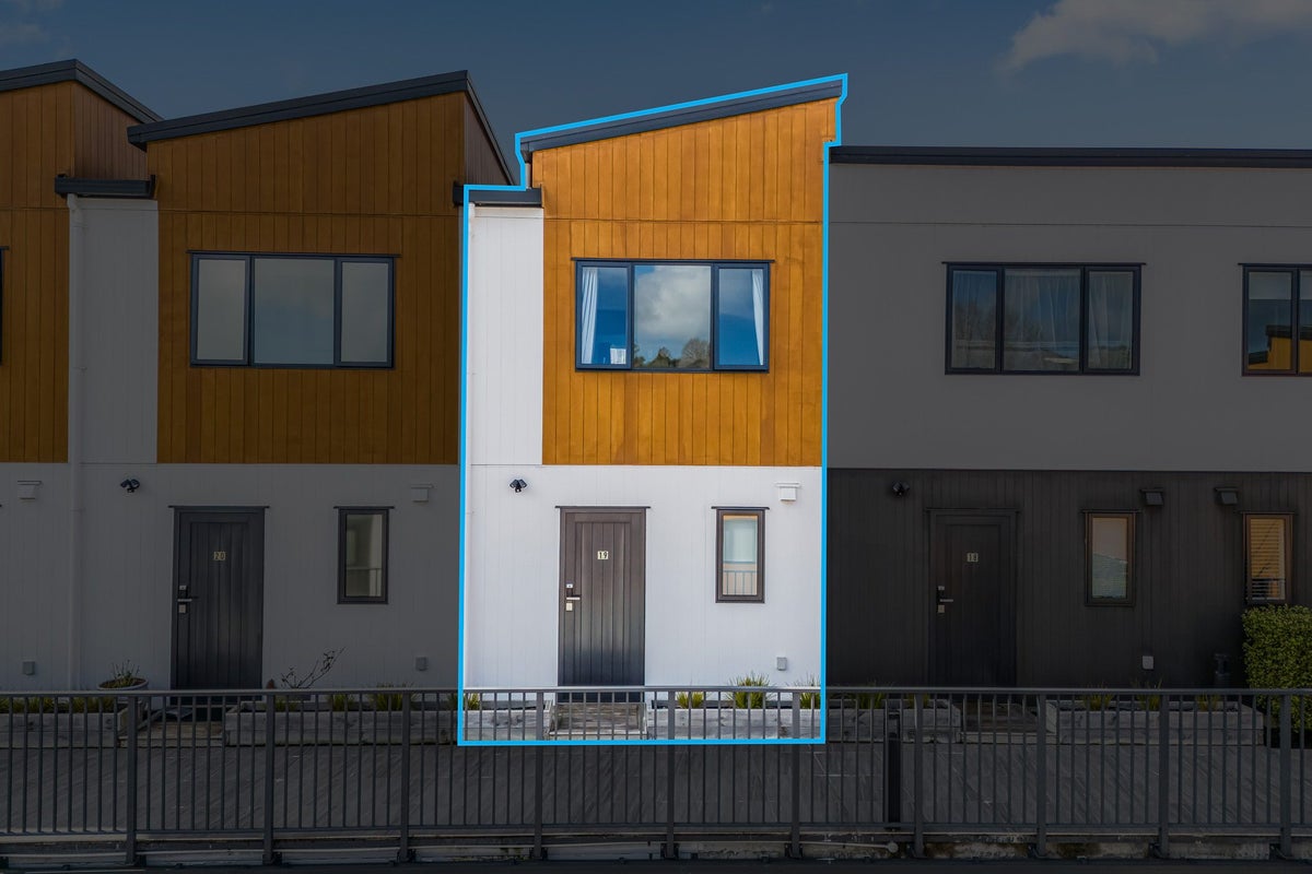 19/18 Hewlett Road, Massey, Auckland - Carousel 20