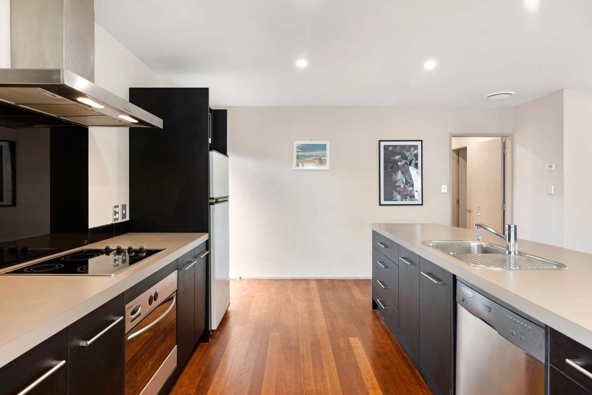 30 Knowles Street, Terrace End, Palmerston North - Carousel 2