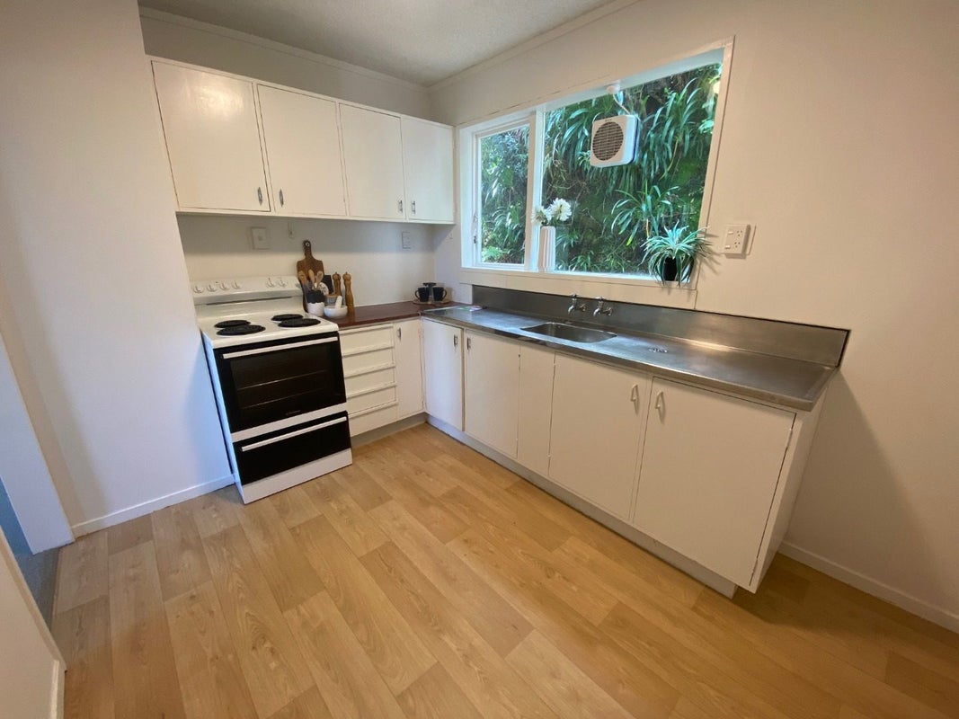 64 Pembroke Road, Northland, Wellington - Carousel 2