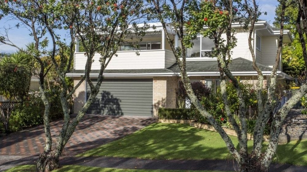 2/10 Javelin Place, West Harbour, Auckland - Carousel 1