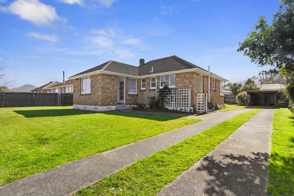 41 Slim Street, Bader, Hamilton - Carousel 1