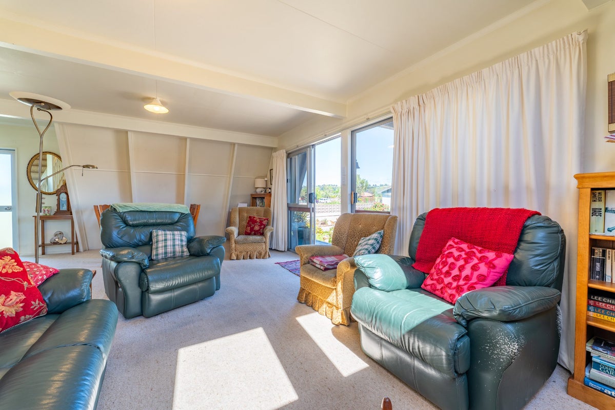 41 Redcastle Road, Oamaru North, Oamaru - Carousel 2
