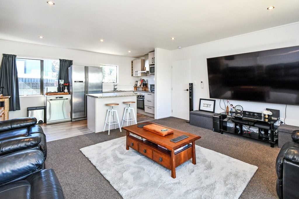 1/143 Finlayson Avenue, Clendon Park, Auckland - Carousel 1