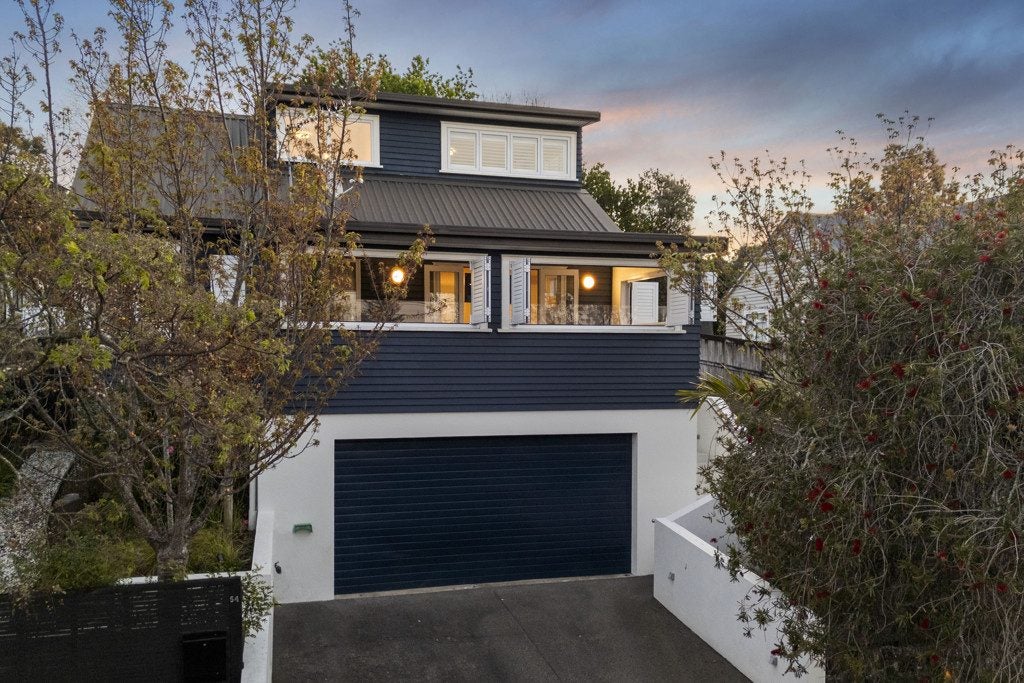 54 Waiohua Road, Greenlane, Auckland - Carousel 1