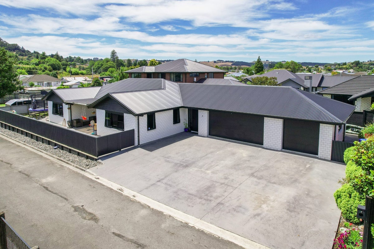 7 Robin Azariah Place, Te Kuiti - Carousel 1