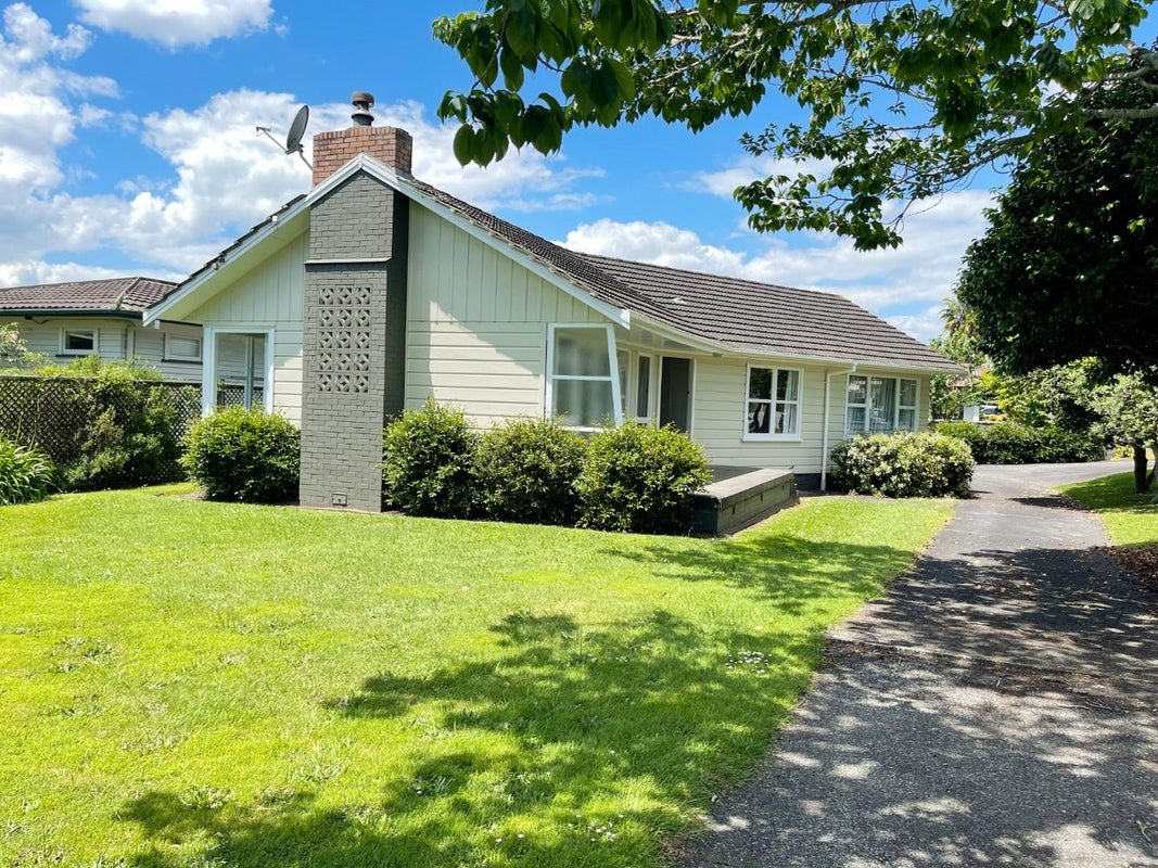 2A Hazeldene Place, Opaheke, Papakura - Carousel 1