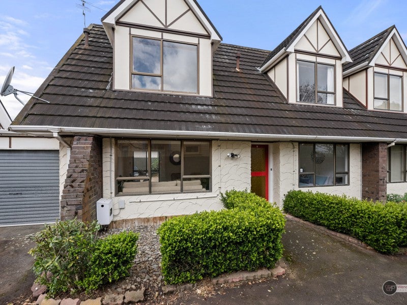 3/45 WHITES LINE WEST, Woburn, Lower Hutt - Carousel 1