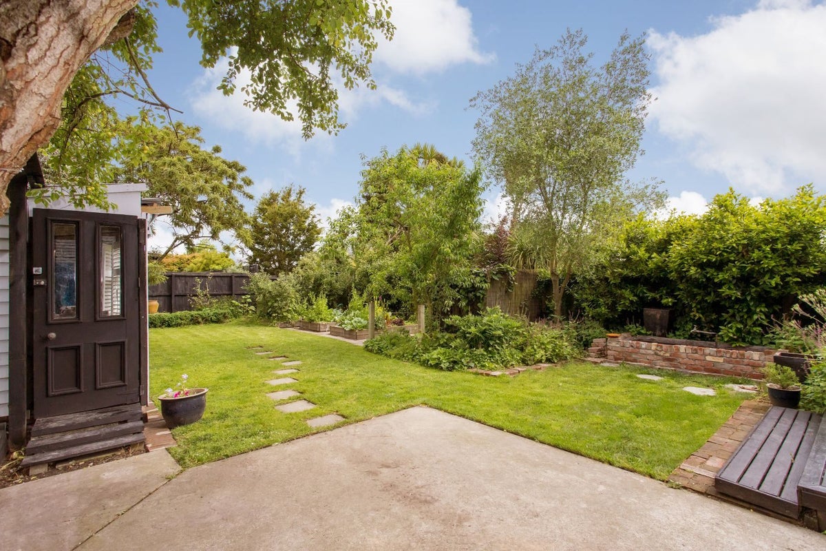 23 Massey Crescent, St Albans, Christchurch - Carousel 23