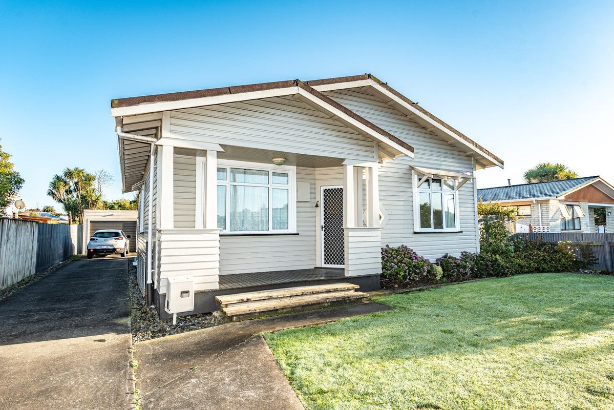 54 Tawa Street, Gonville, Whanganui - Carousel 1