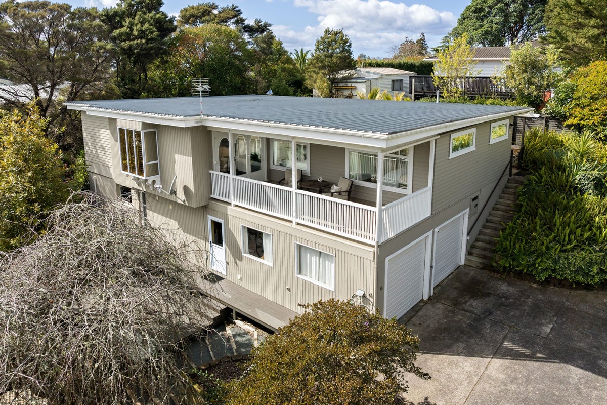 15 Taioma Crescent, Te Atatu Peninsula, Auckland - Carousel 2
