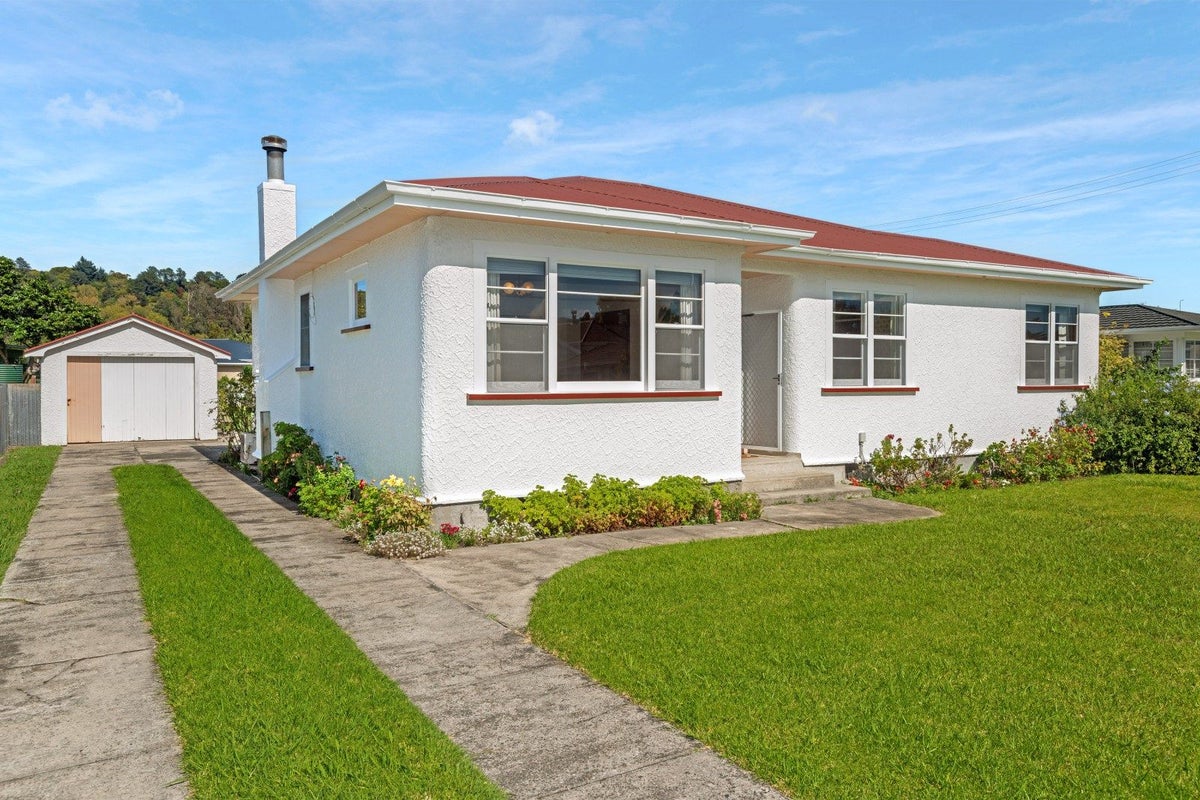 121 Rutene Road, Kaiti, Gisborne - Carousel 1