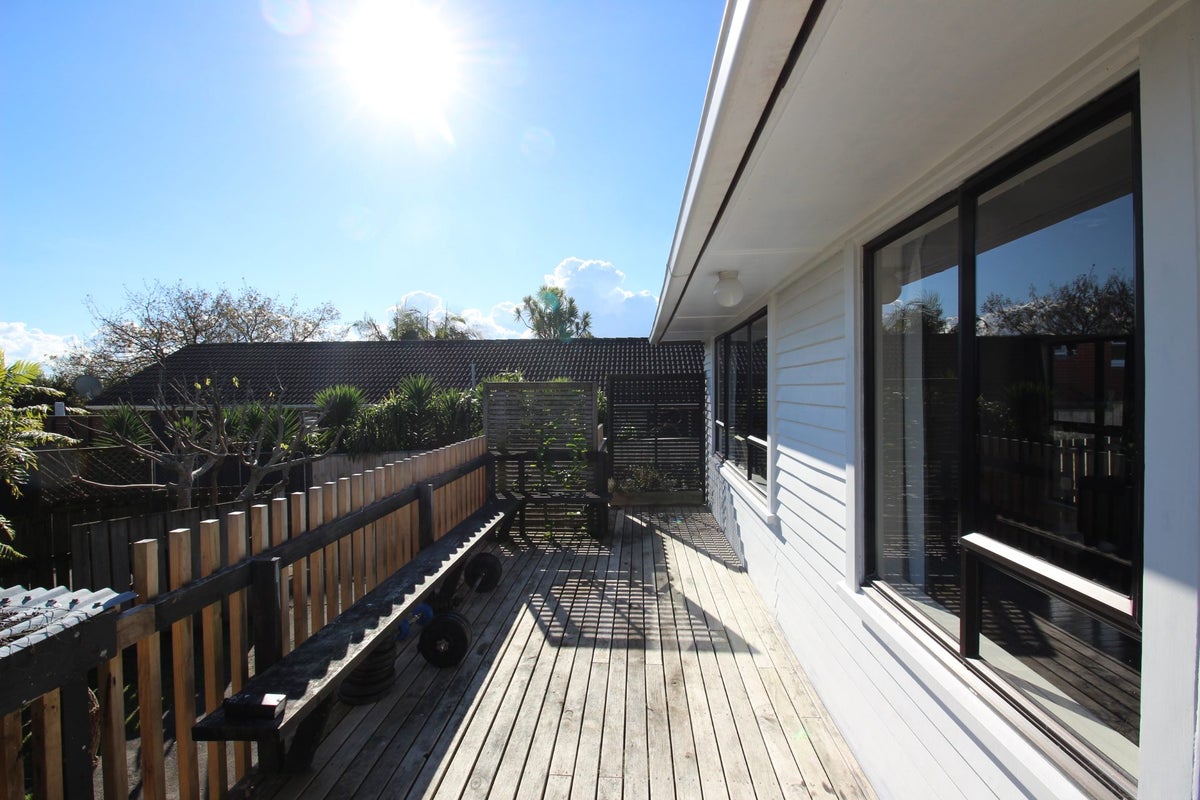 9A Hadfield Avenue, Waterview, Auckland - Carousel 20