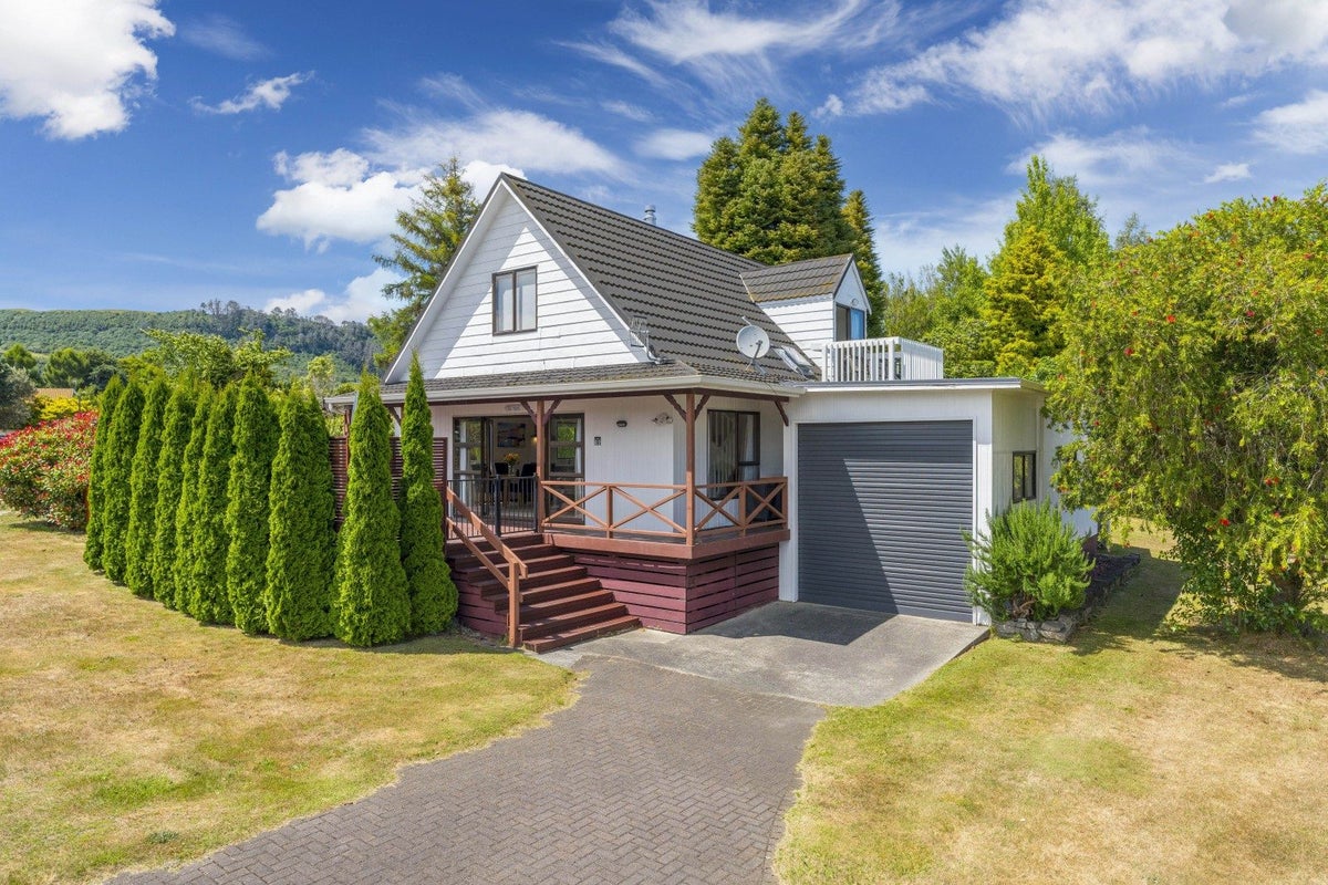 62 Kinloch Road, Kinloch, Taupo - Carousel 1