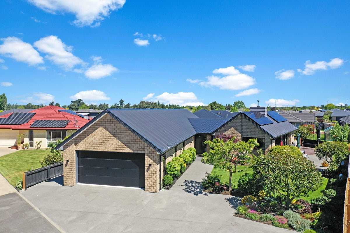 15 Orchard Grove, Netherby, Ashburton - Carousel 1