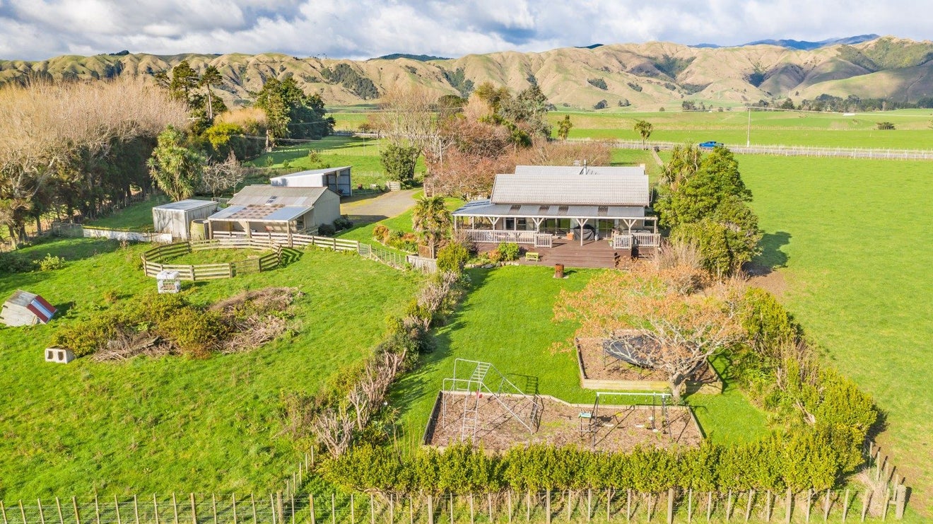 783 State Highway 57, Koputaroa, Levin - Carousel 19