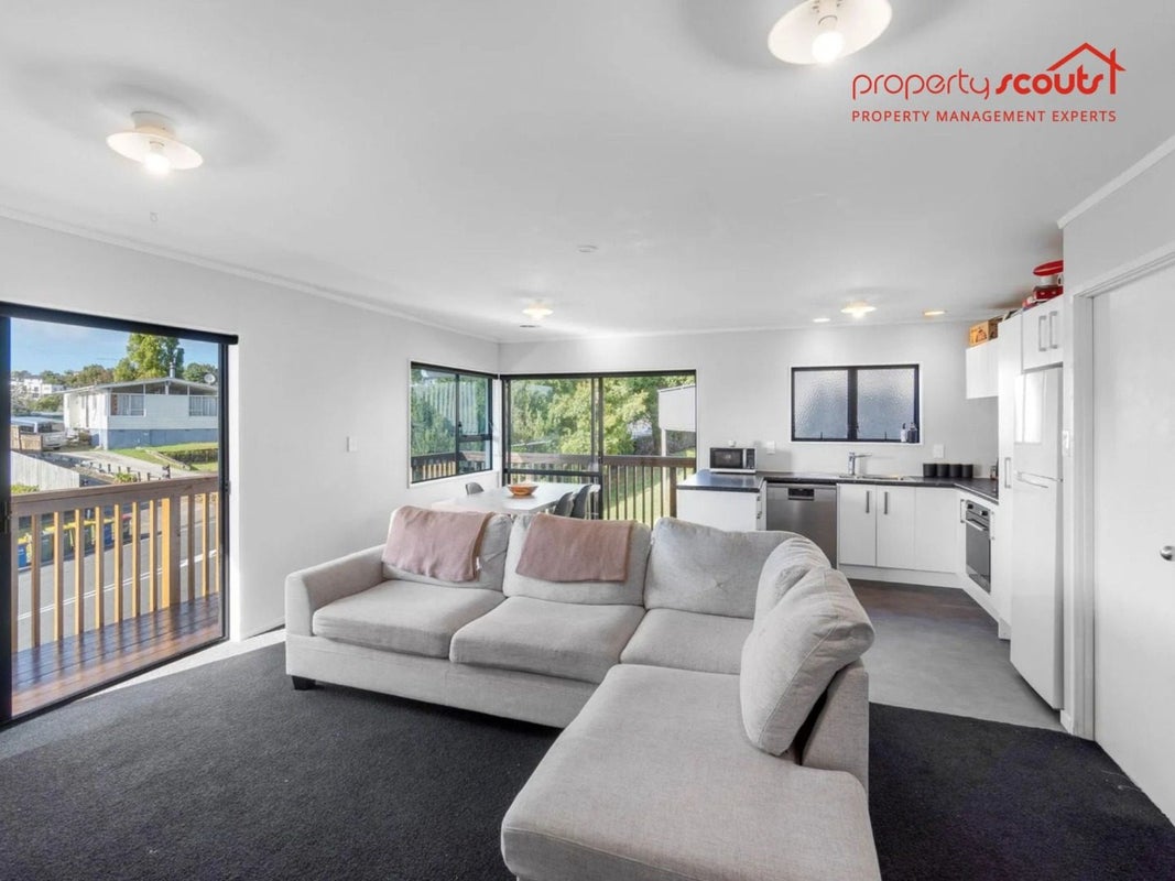 59 Reynella Drive, Massey, Auckland - Carousel 2