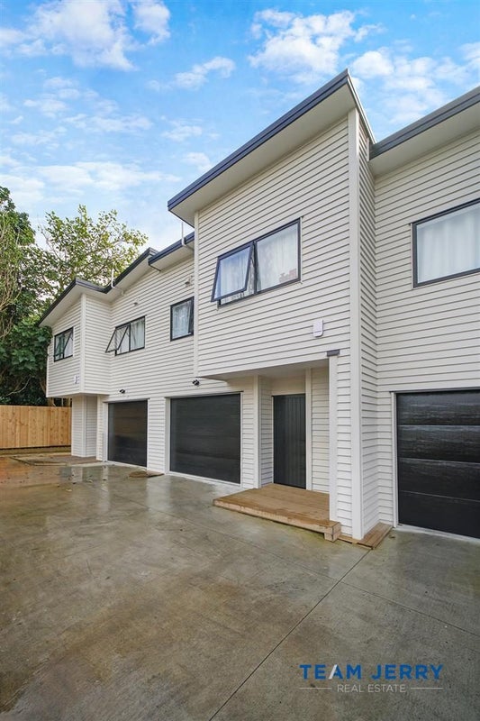 15D William Avenue, Manurewa, Auckland - Carousel 15