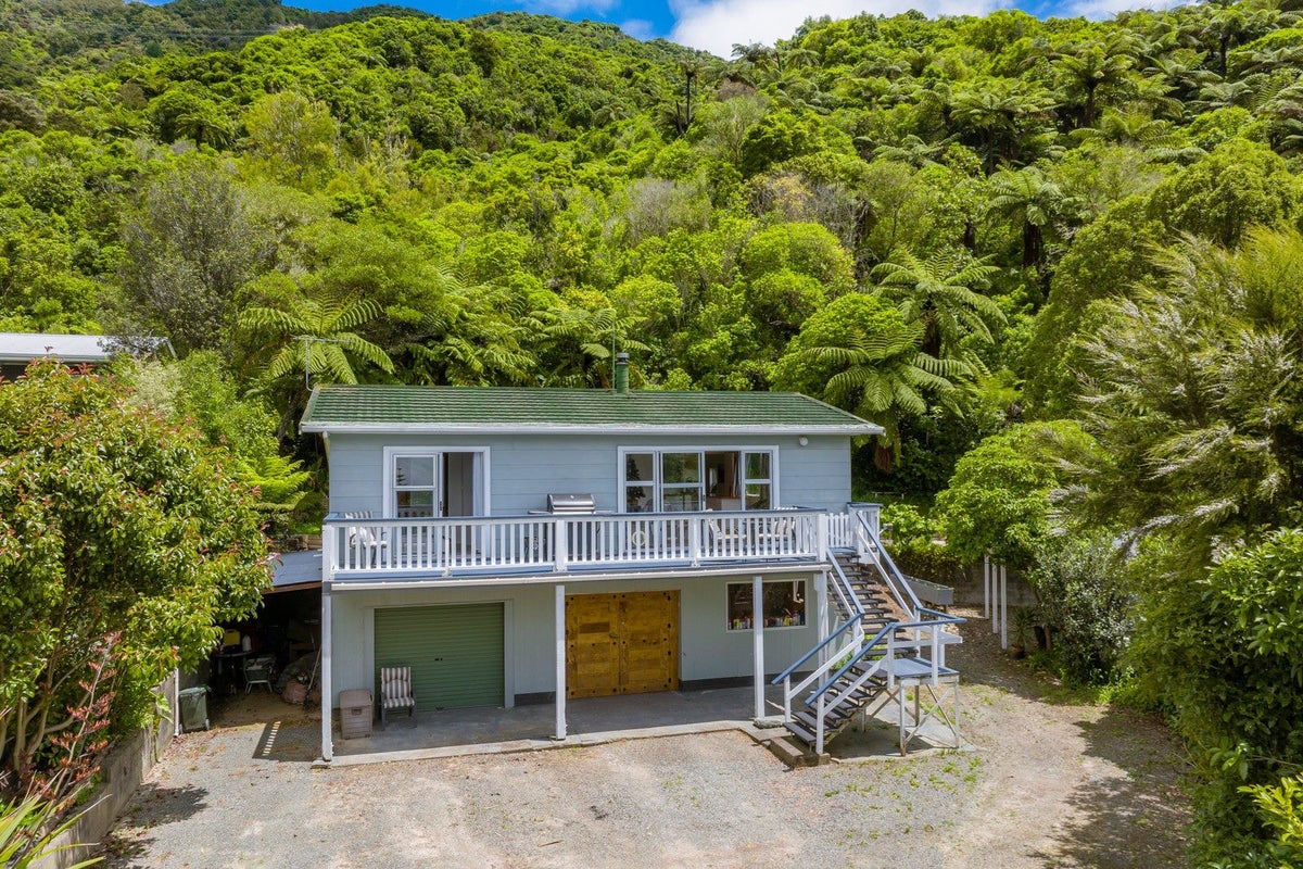 33 Belvue Bay Road, Havelock - Carousel 2