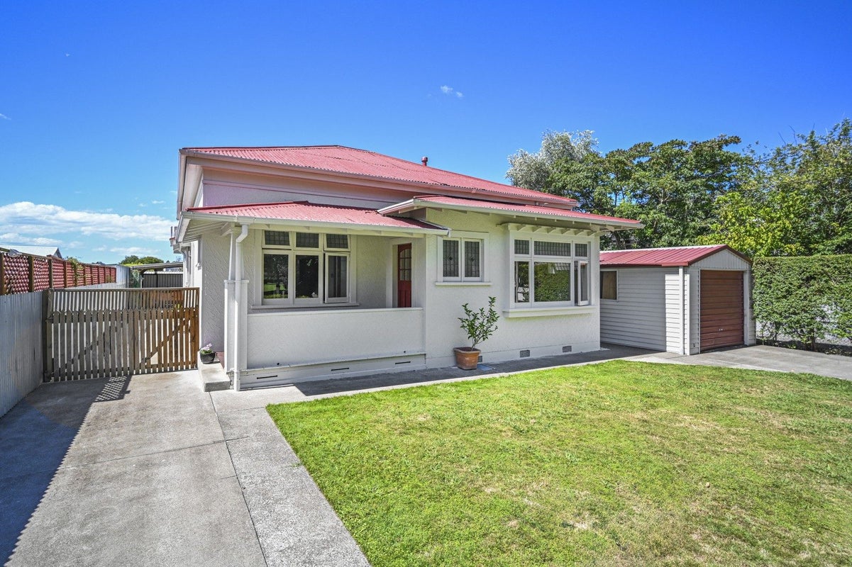 602 Avenue Road East, Parkvale, Hastings - Carousel 1