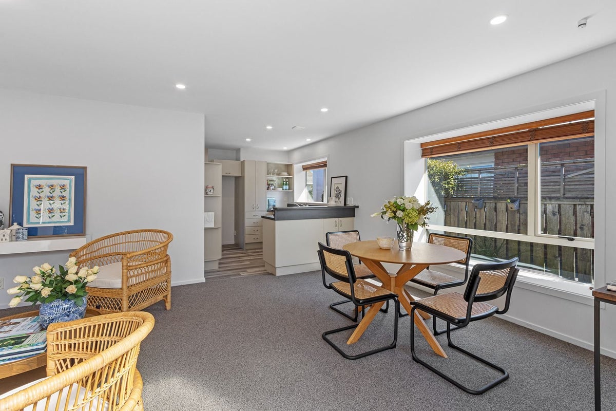 8/26 Meadow Street, Papanui, Christchurch - Carousel 2