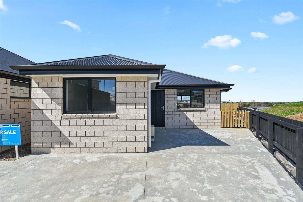76 Pragma Rise, Huntington, Hamilton - Carousel 1