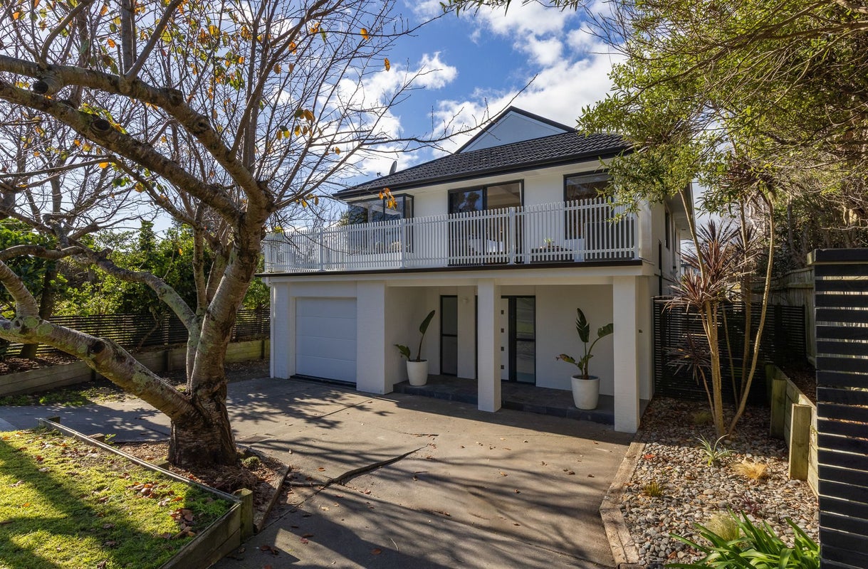 300 Rosetta Road, Raumati Beach, Paraparaumu - Carousel 1
