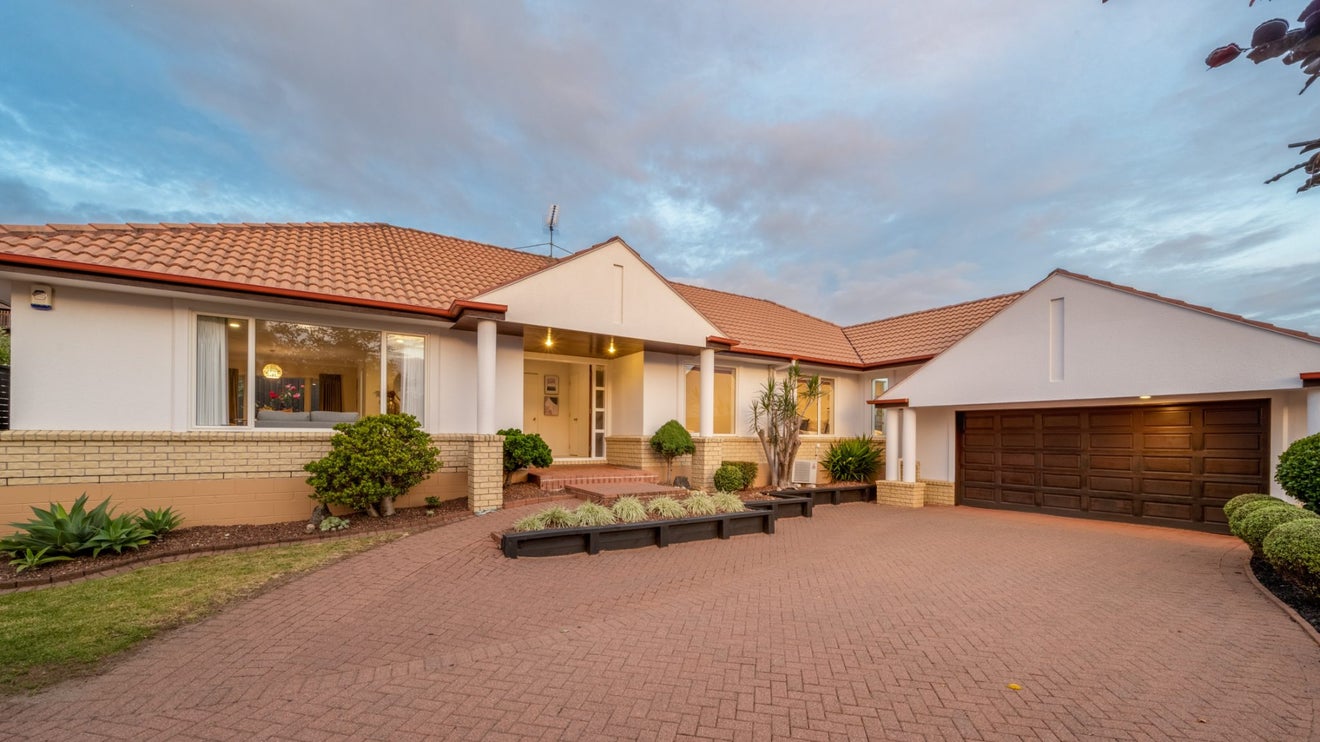 9 Kentia Way, Somerville, Auckland - Carousel 1