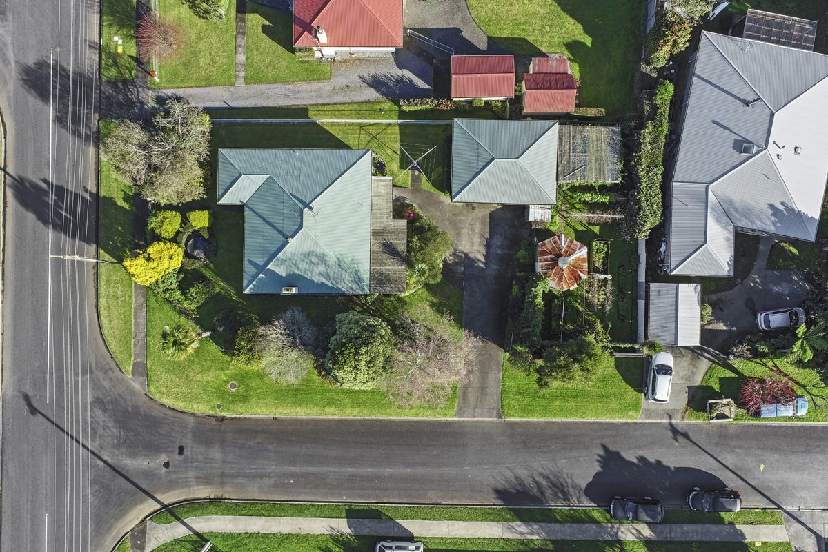 64 BEACH ROAD , Katikati, Western Bay Of Plenty - Carousel 2