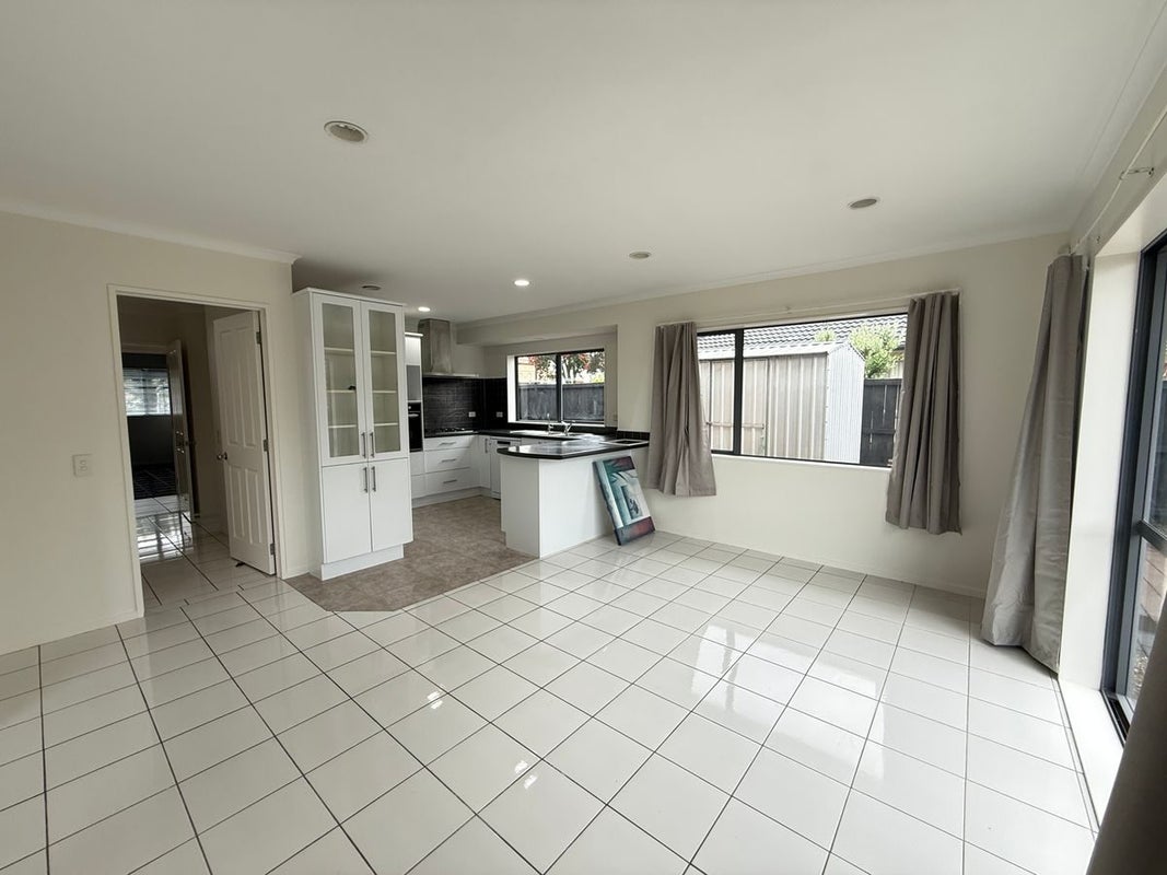 434 Chapel Road, Flat Bush, Auckland - Carousel 1