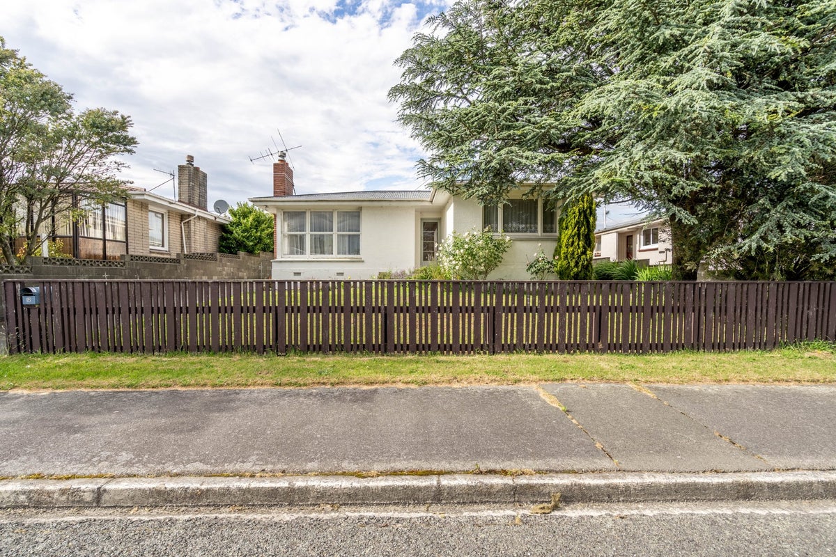 12 Kinmont Crescent, Newfield, Invercargill - Carousel 1
