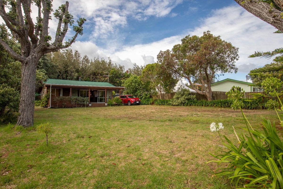 34 William Street, Waikanae Beach, Waikanae - Carousel 11