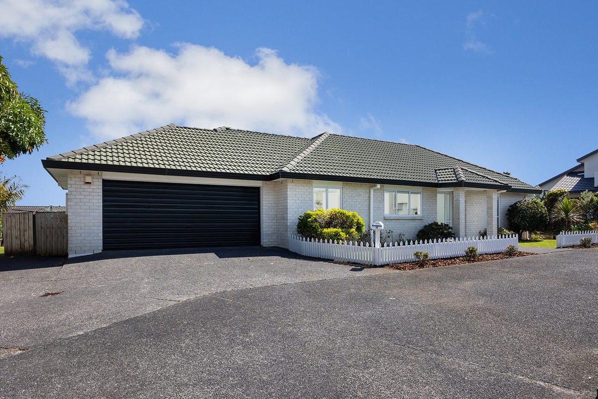 22 Vivaldi Place, Mount Roskill, Auckland - Carousel 2