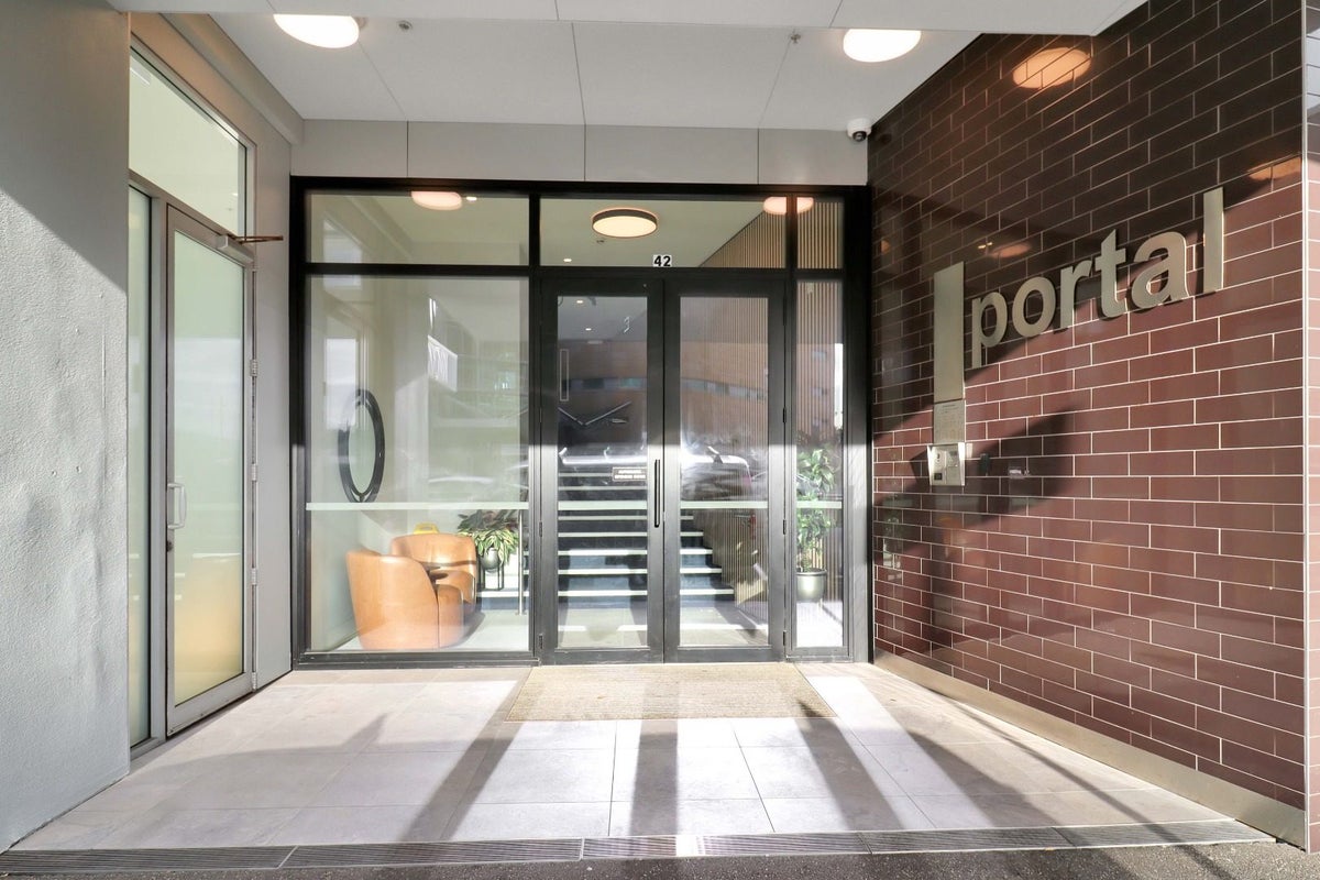 2C/42 Cable Street, Te Aro, Wellington - Carousel 2