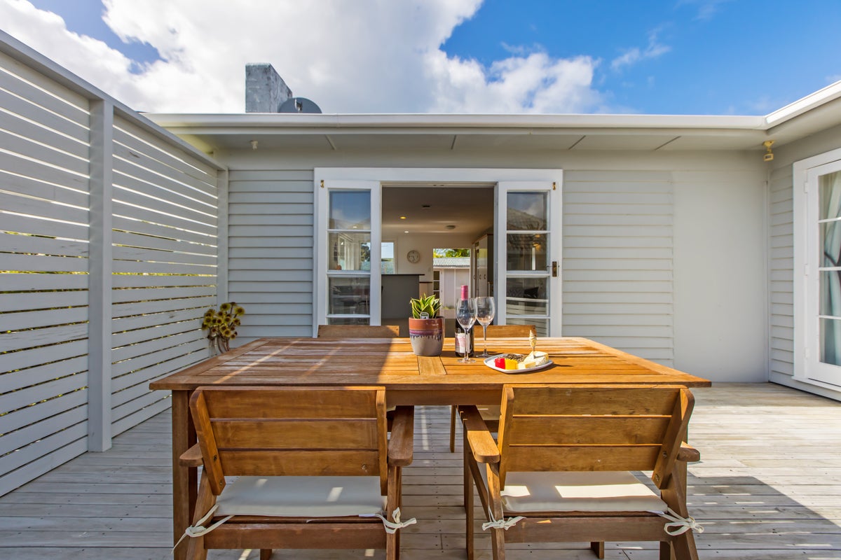 2/10 Tiri Tiri Road, Birkdale, Auckland - Carousel 2
