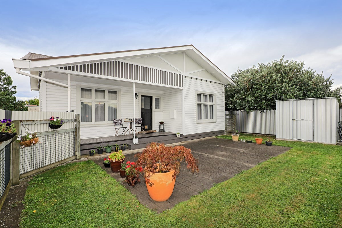 2/707 Frederick Street West, Mahora, Hastings - Carousel 1