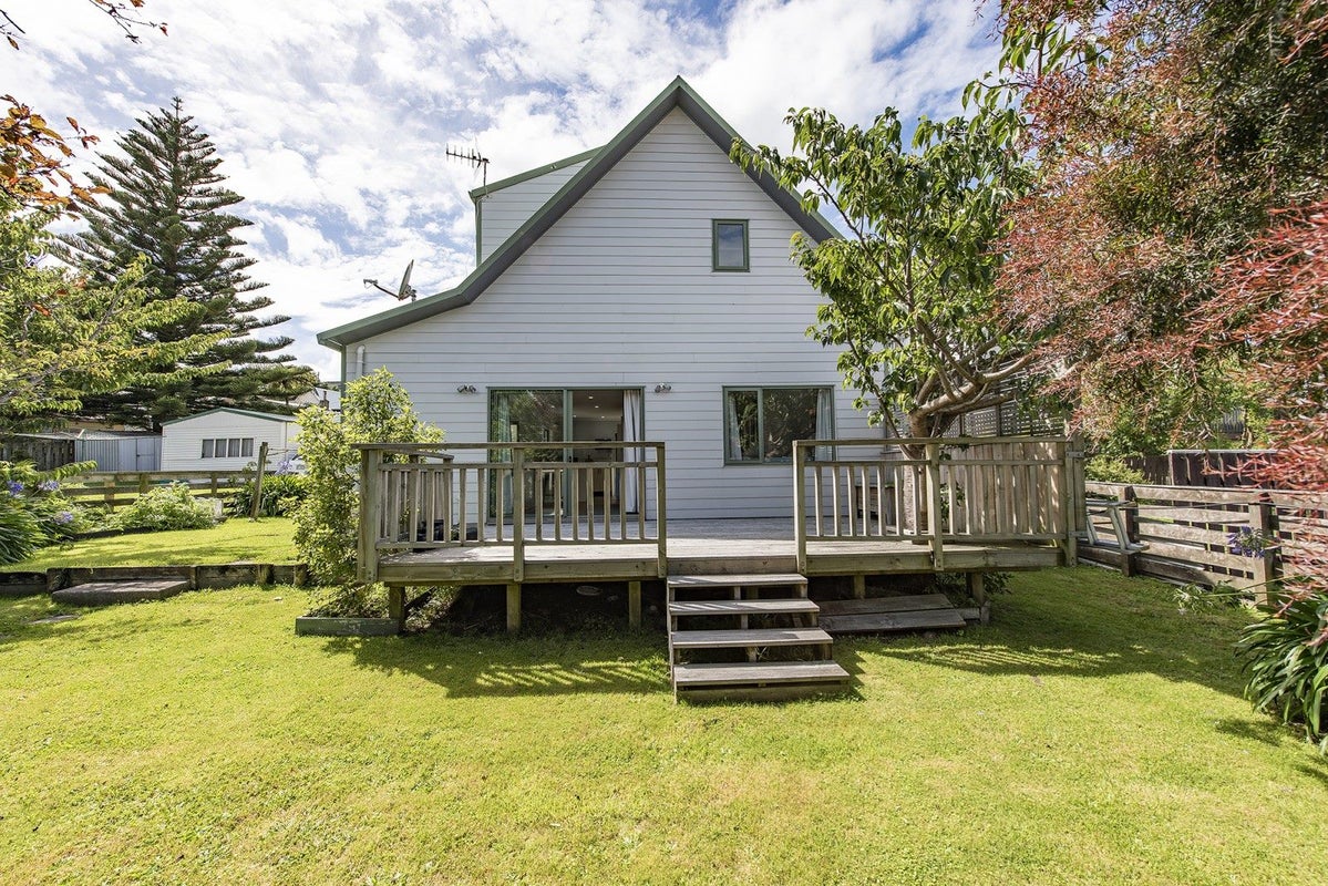 102A Wexford Road, Miramar, Wellington - Carousel 1