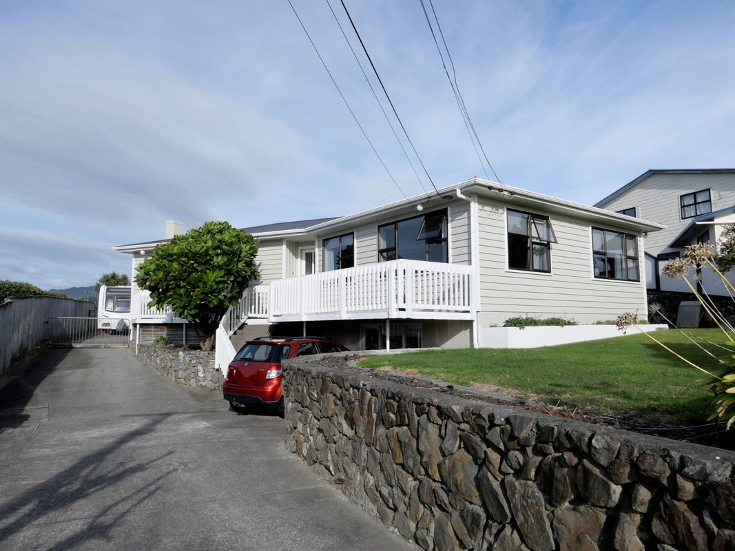 24 Francis Road, Paraparaumu Beach, Paraparaumu - Carousel 1