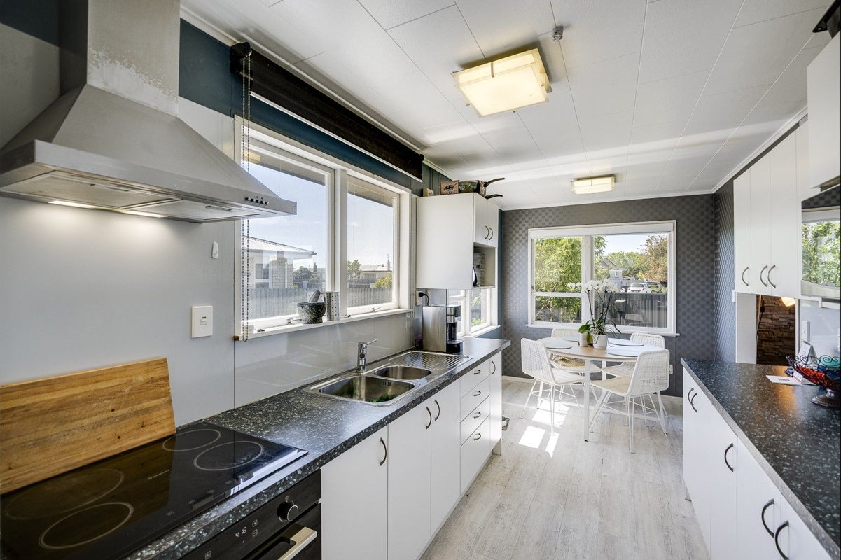 51 Folkestone Drive, Flaxmere, Hastings - Carousel 2