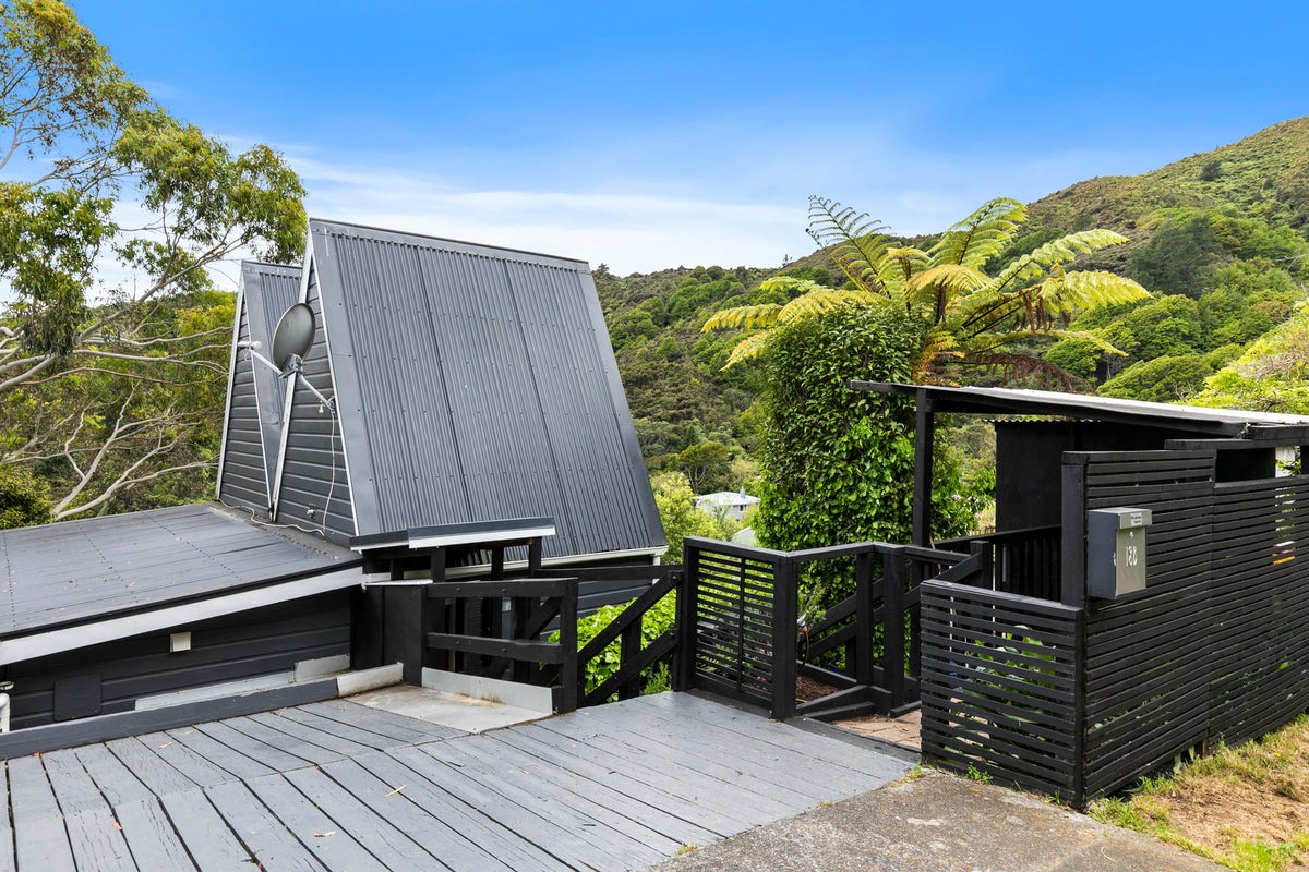 18B Kerkwall Drive, Naenae, Lower Hutt - Carousel 2