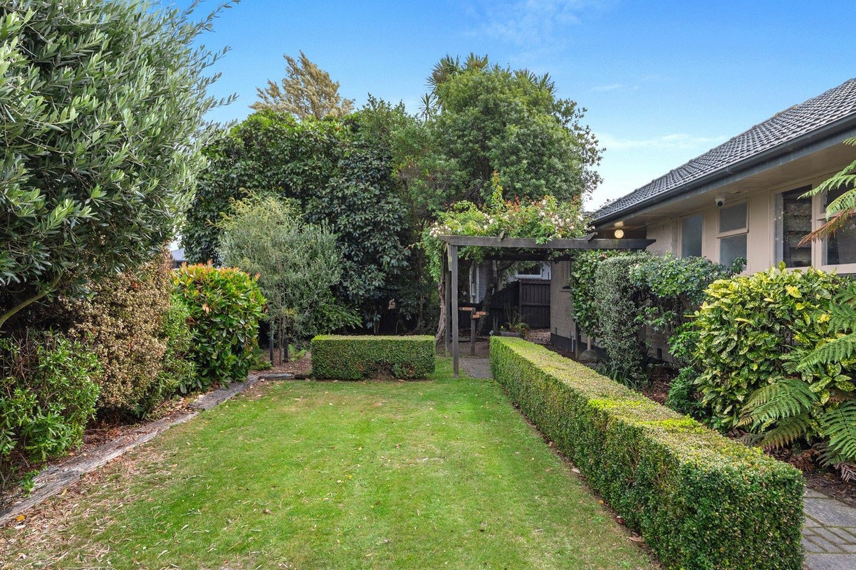 12 Saint Ives Street, Harewood, Christchurch - Carousel 1