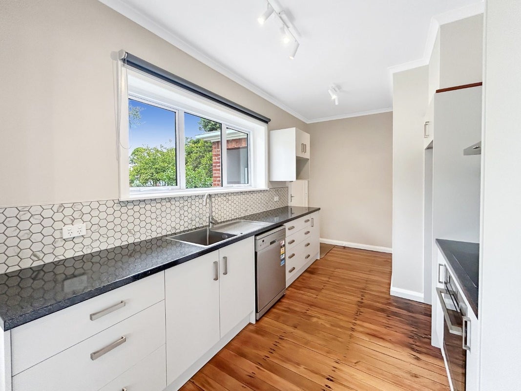 9 Park Road, West End, Palmerston North - Carousel 2