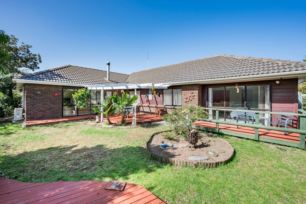 12 Tobys Way, Waikanae Beach, Waikanae - Carousel 2