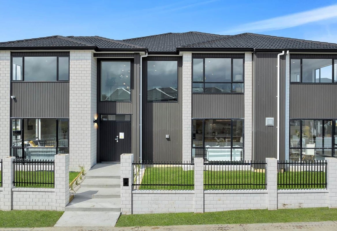 34 Tannaghmore Drive, Flat Bush, Auckland - Carousel 1