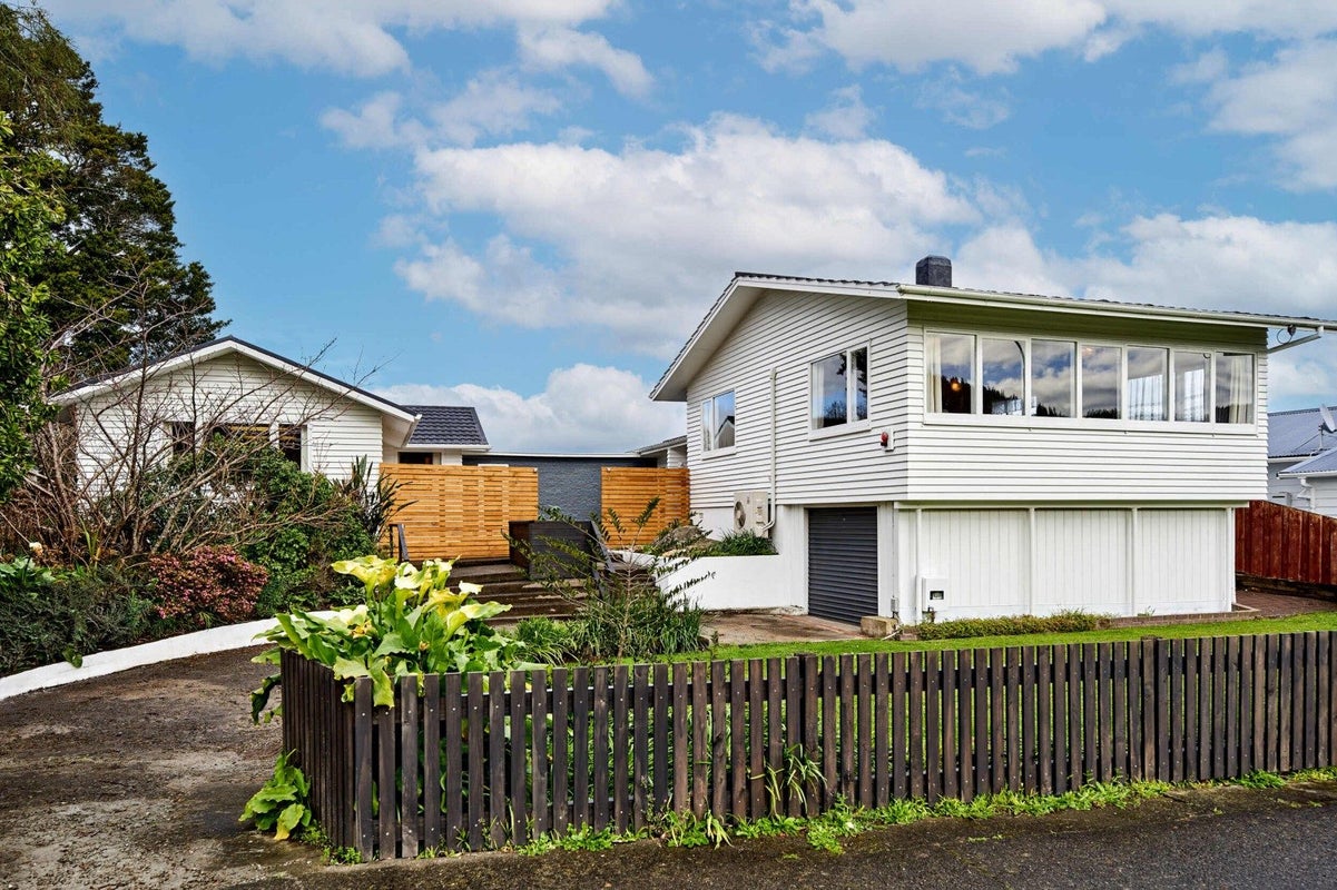 3 McLeod Street, Elderslea, Upper Hutt - Carousel 1