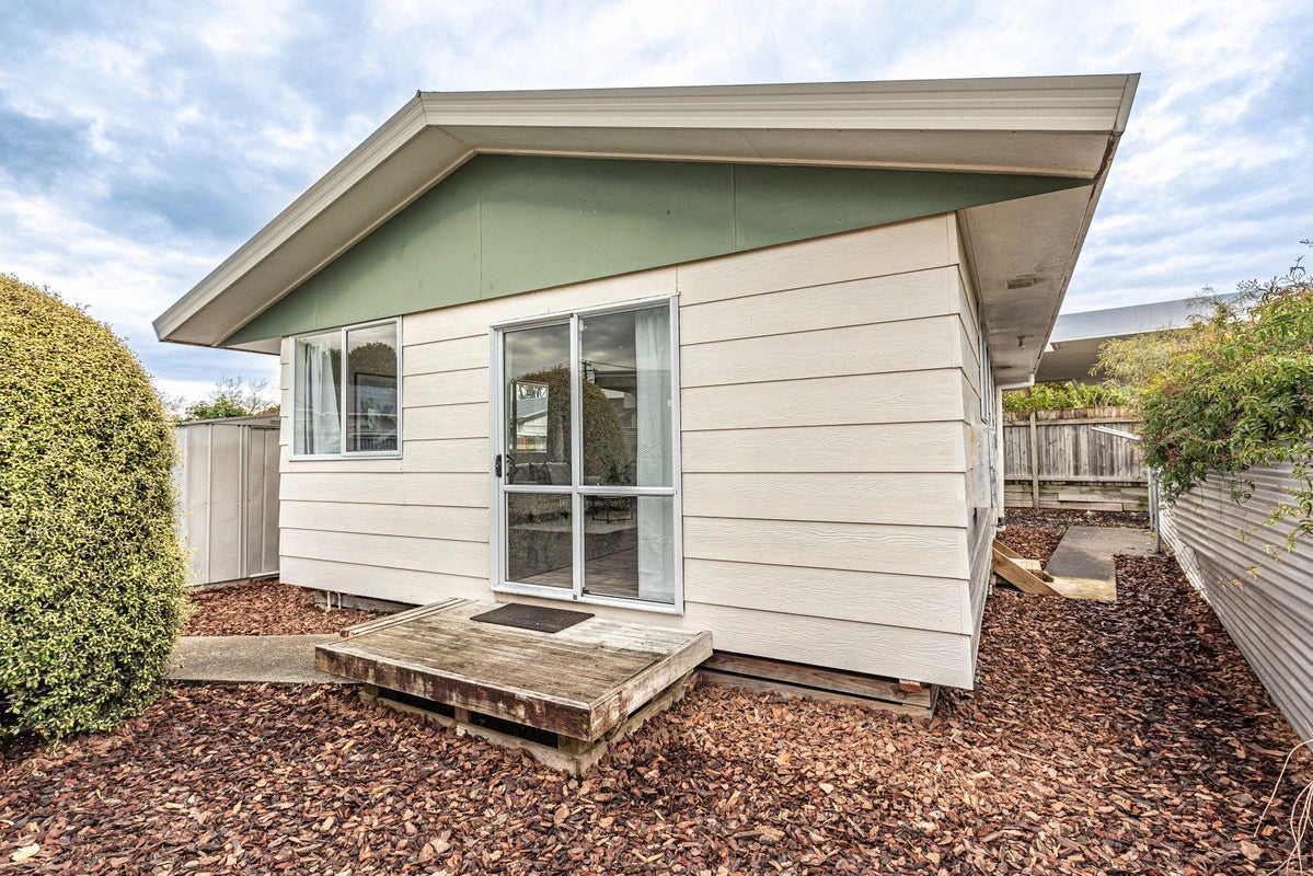 13A Sydney Place, Whanganui, Whanganui - Carousel 1