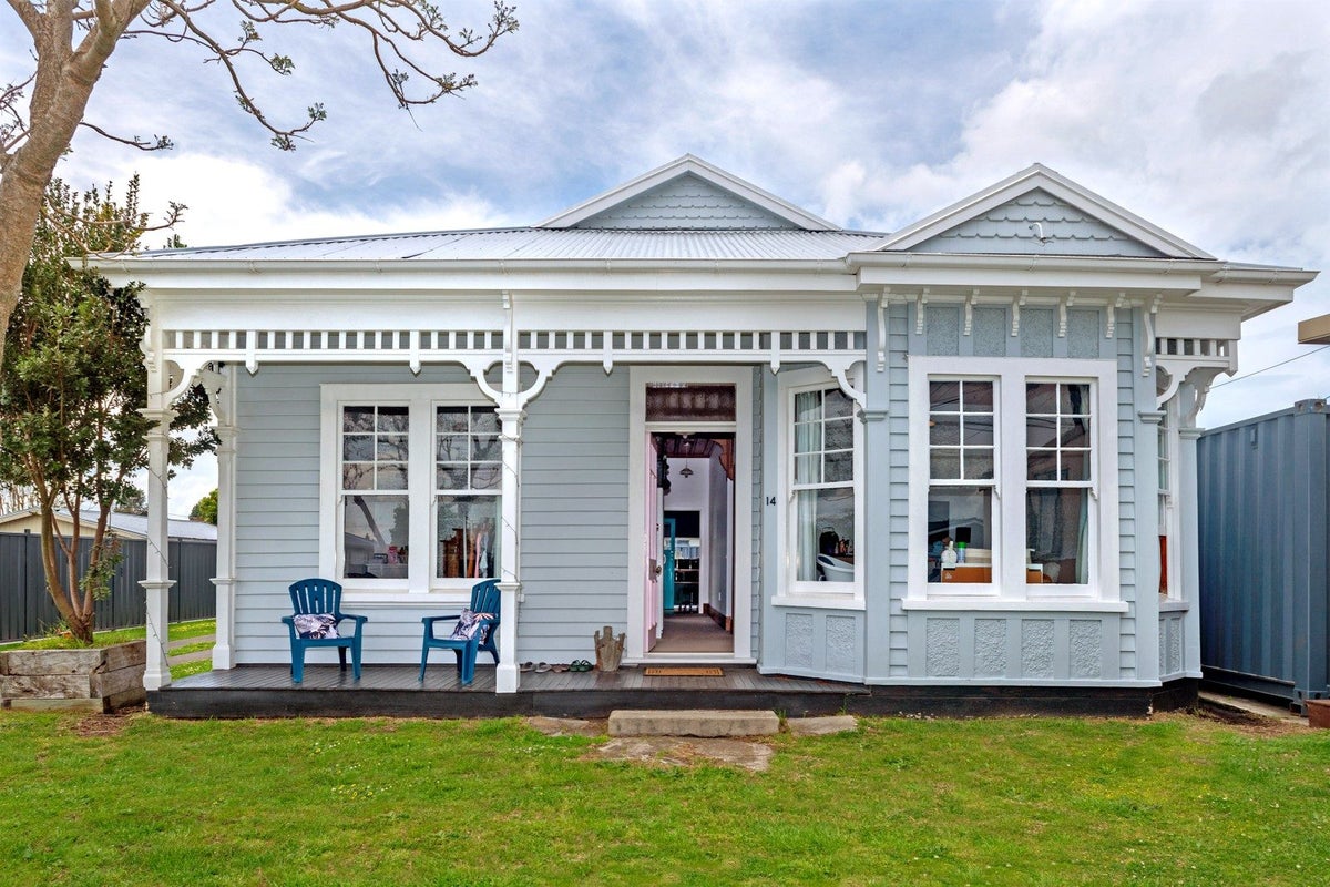 16 Redmond Street, Elgin, Gisborne - Carousel 1
