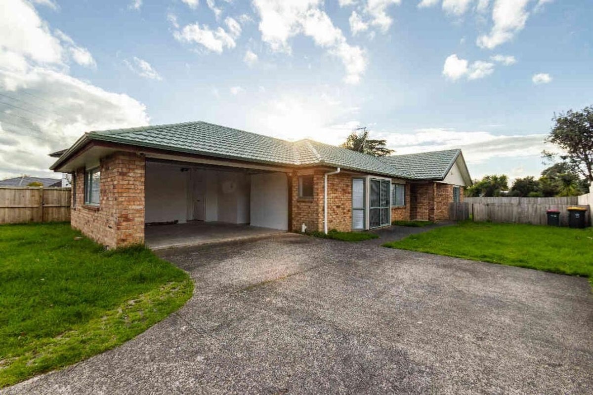33 Opawa Crescent, Favona, Auckland - Carousel 2