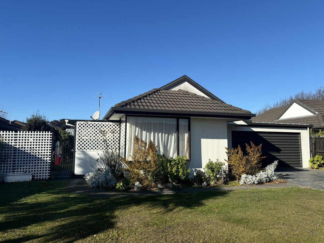2 Dumfries Drive, Hei Hei, Christchurch - Carousel 1