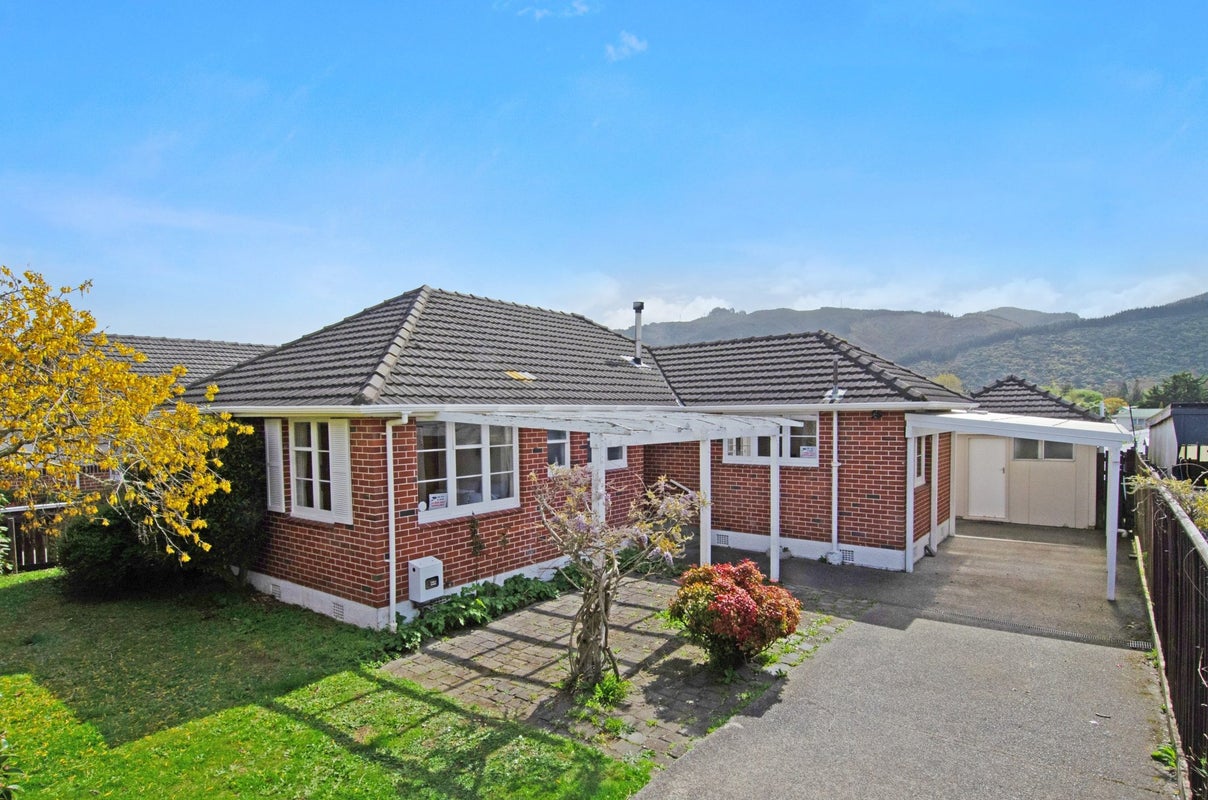 22 Courtenay Road, Heretaunga, Upper Hutt - Carousel 2